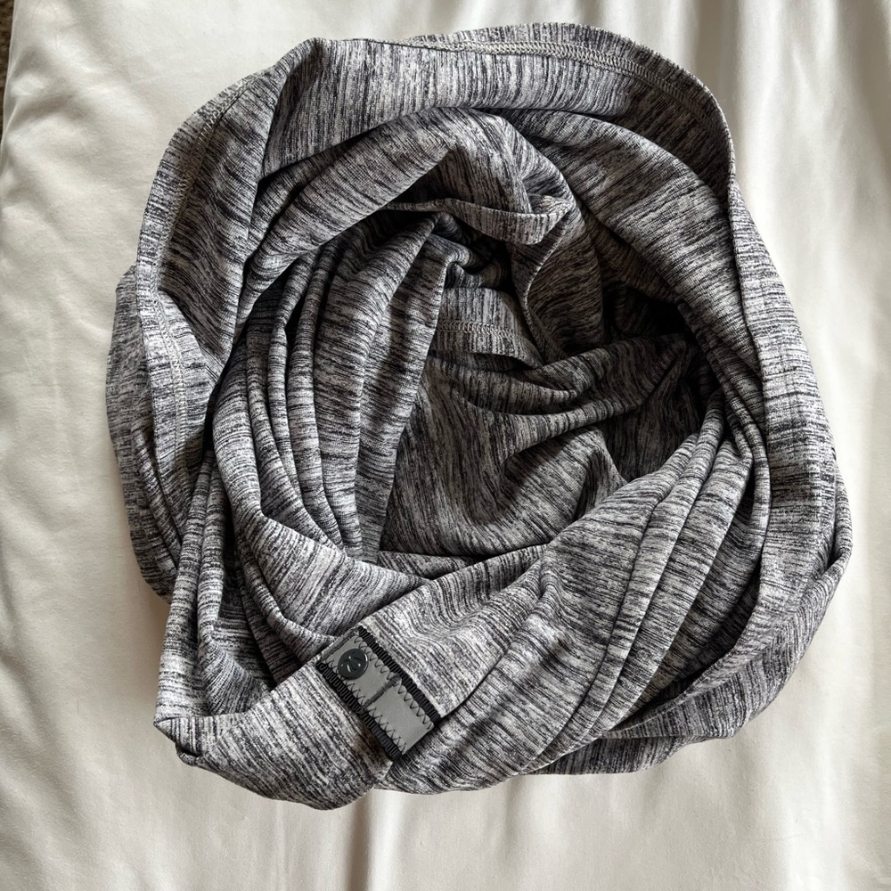 On the move scarf.